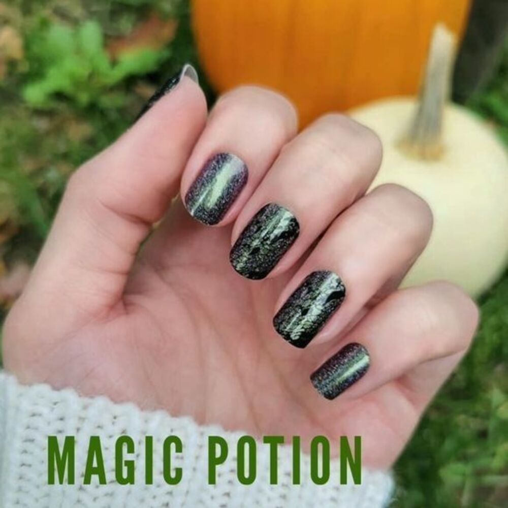 Color Street - Magic Potion, color shift from green to purple, Halloween set